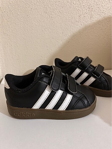 Adidas İlk adım ayakkabısı