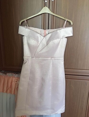 Kayık yaka elbise - Görsel 4