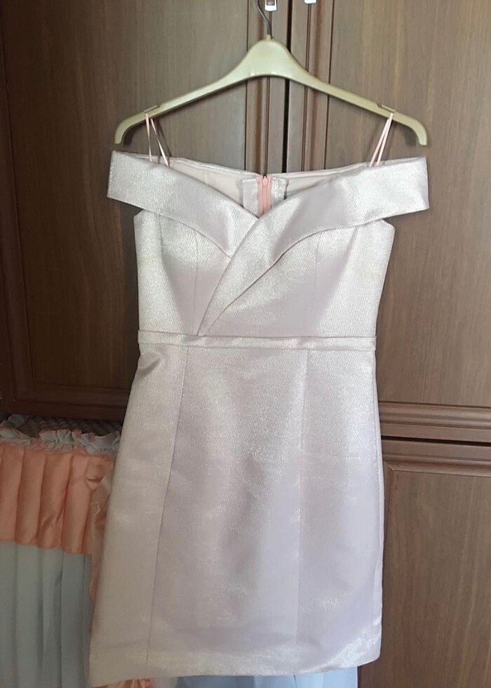 Kayık yaka elbise - Görsel 4