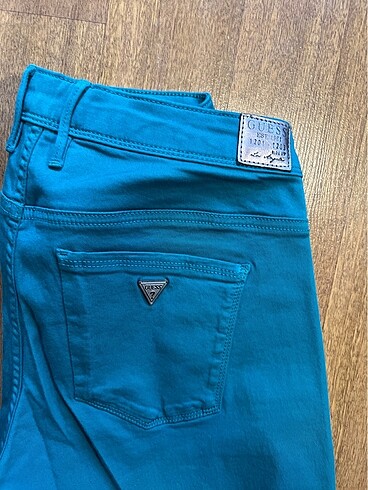 29 Beden yeşil Renk Guess Jegging Pantolon