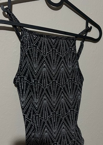 Uzun Siyah Gotik Desenli Kadın - Görsel 2