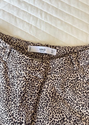 MNG Basics Kadın Düğmeli Midi leopar Desenli Pantolon