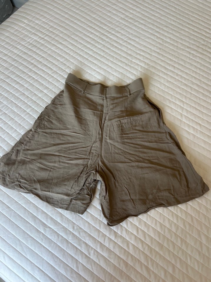 Haki Renkli Yüksek Bel Keten Şort - Görsel 3