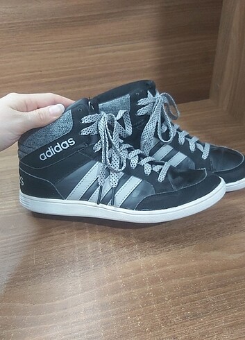 Orijinal Adidas