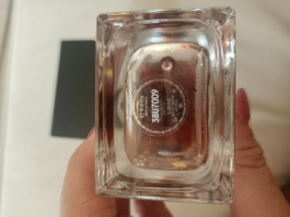 Yves Saint Laurent Kadın Parfümü - Görsel 5