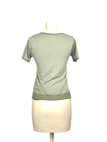 s Beden Nike T-shirt %70 İndirimli.