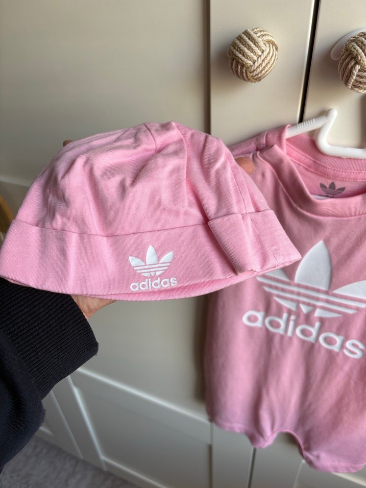 Pembe Adidas şapkalı Bebek Kısa Kollu Body - Görsel 3