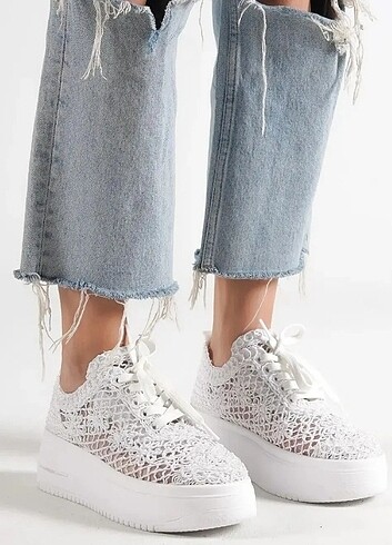 Beyaz dantel sneaker