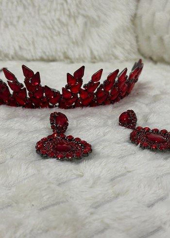 Kırmızı Parlak Taşlı Gotik Tac ve Küpe Seti - Görsel 2