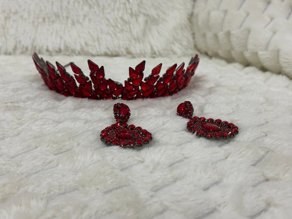 Kırmızı Parlak Taşlı Gotik Tac ve Küpe Seti - Görsel 2