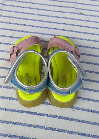 Kız Çocuk Çok Renkli Cırt Cırtlı Terlik - Görsel 3