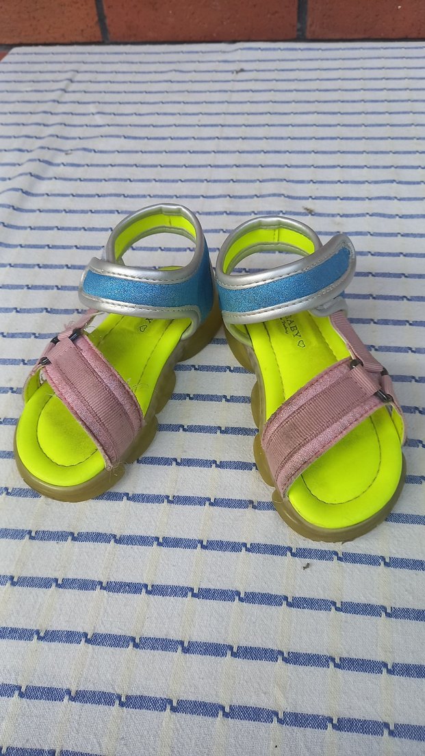 Kız Çocuk Çok Renkli Cırt Cırtlı Terlik - Görsel 2