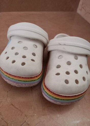 21 Beden Crocs sandalet