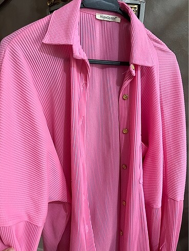 fittilli pembe gömlek