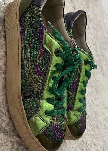 Yeşil Parlak Yılan Derisi Desenli Bağcıklı Spor Ayakkabı - Görsel 6
