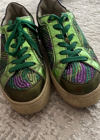 Yeşil Parlak Yılan Derisi Desenli Bağcıklı Spor Ayakkabı - Görsel 5