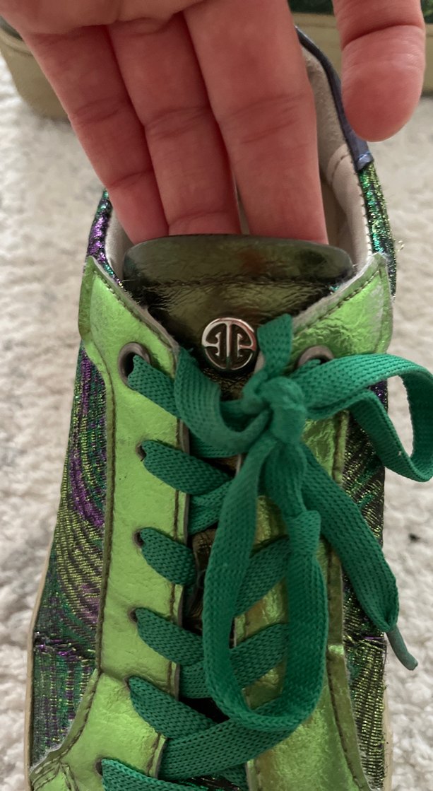 Yeşil Parlak Yılan Derisi Desenli Bağcıklı Spor Ayakkabı - Görsel 3