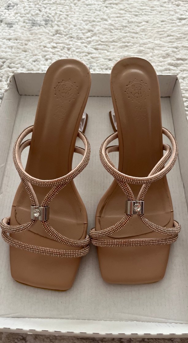 Parlak Bej Stiletto Topuklu Kadın Ayakkabı - Görsel 4