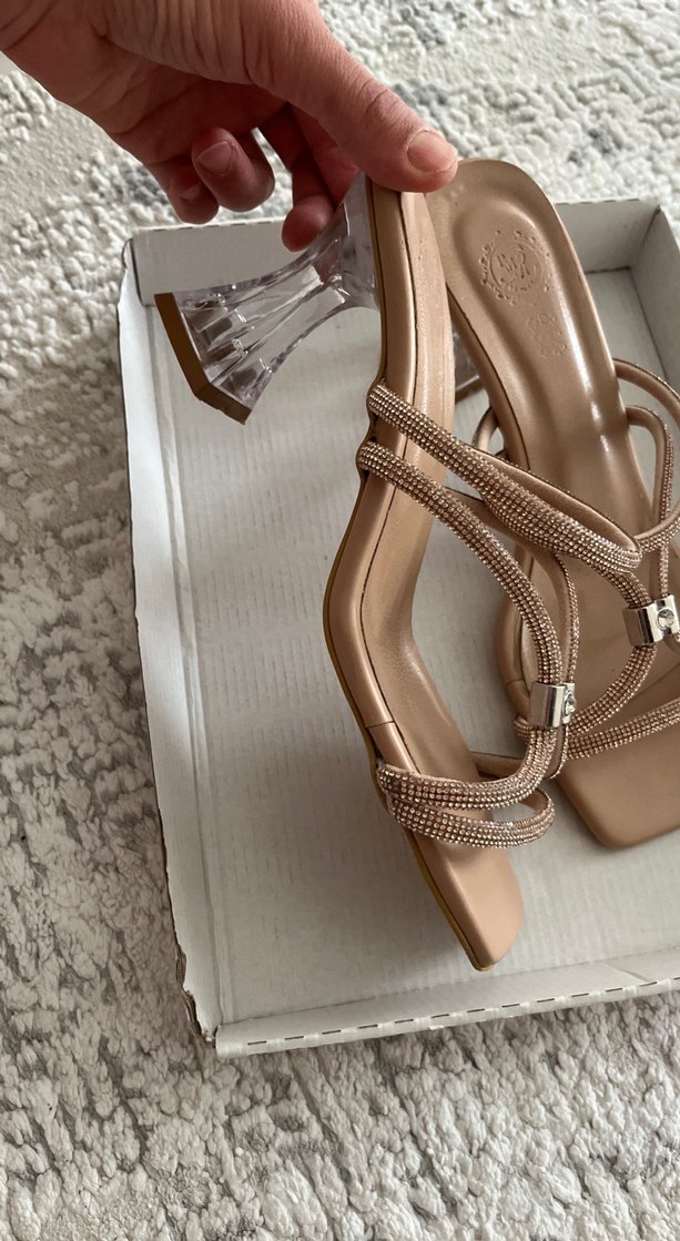 Parlak Bej Stiletto Topuklu Kadın Ayakkabı - Görsel 2