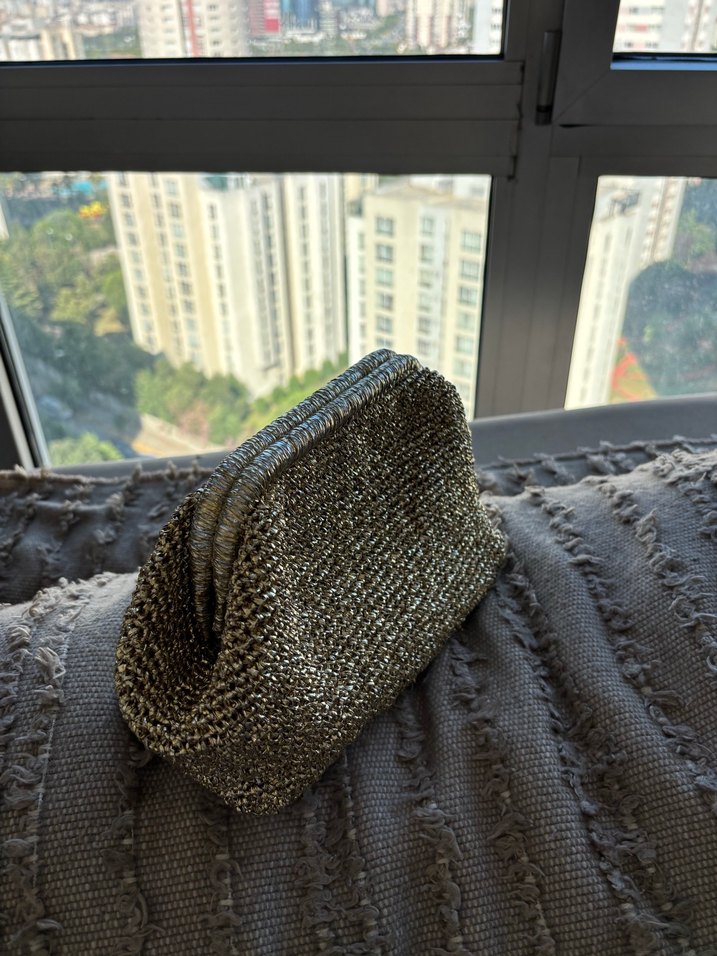 Parlak Gold Örgü Kadın Portföy Çanta - Görsel 5