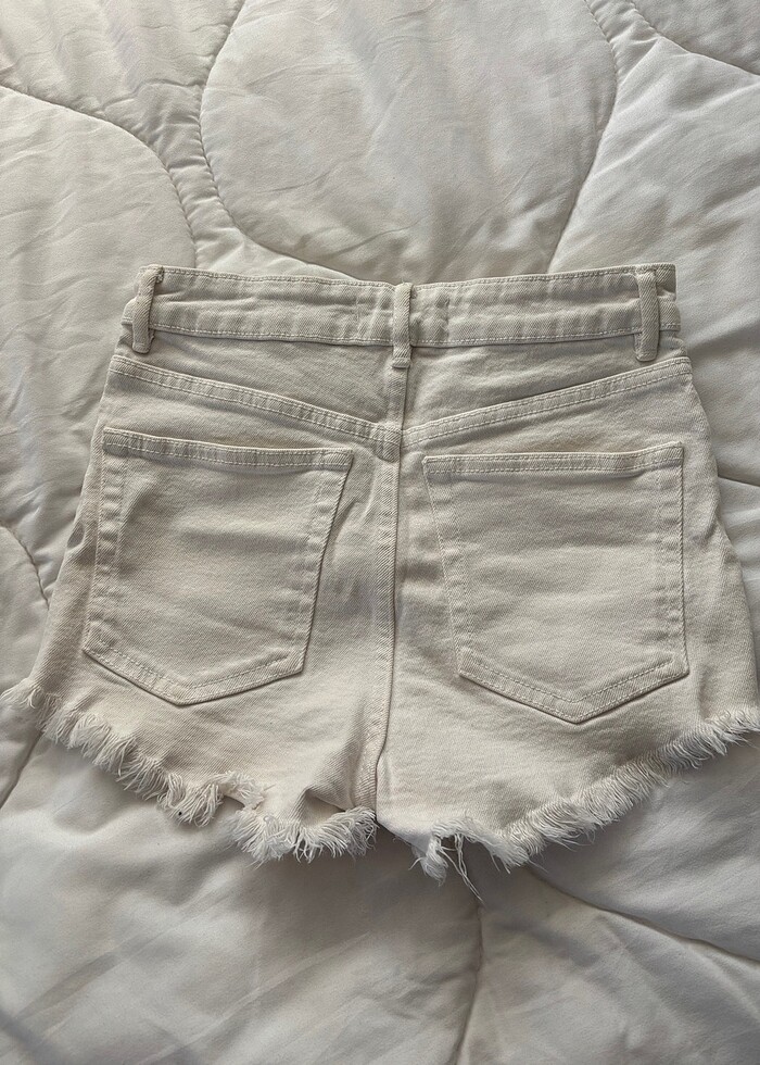 Zara Beyaz Yüksek Bel Şort - Görsel 3