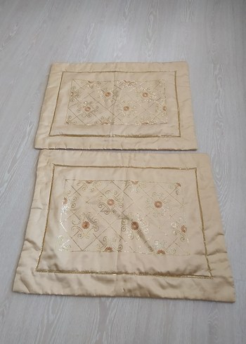 İşlemeli Parlak Bej Yatak Örtüsü - Görsel 6