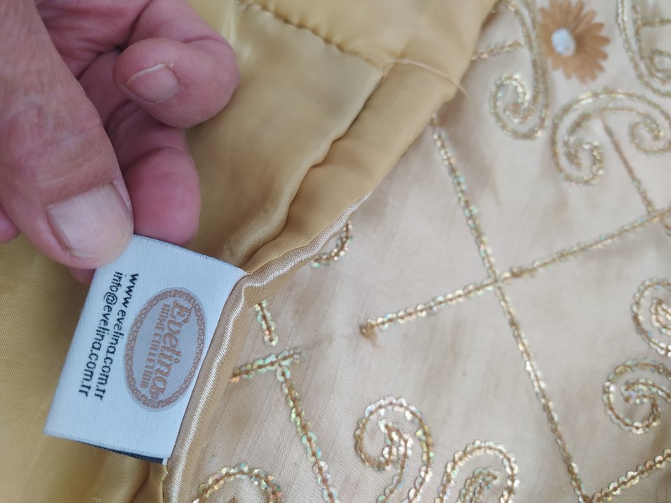 İşlemeli Parlak Bej Yatak Örtüsü - Görsel 5