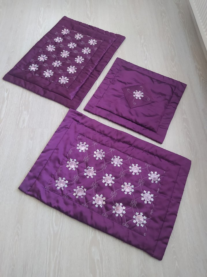 Mor İşlemeli Yatak Örtüsü - Görsel 5