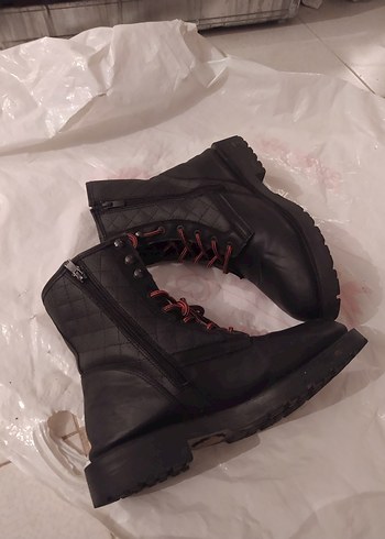 Siyah Bağcıklı Stiletto Topuk Bot - Görsel 3