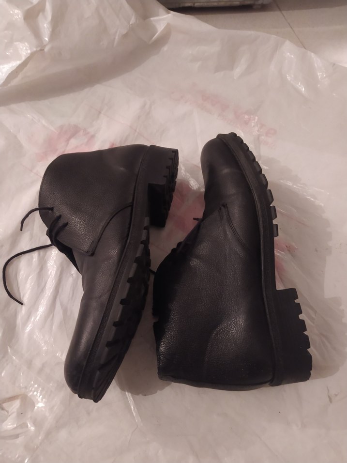 Minimalist Siyah Deri Erkek Bot - Görsel 4