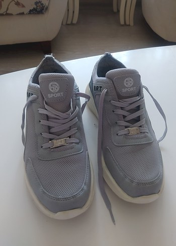 Gri Bağcıklı Kadın Spor Ayakkabı