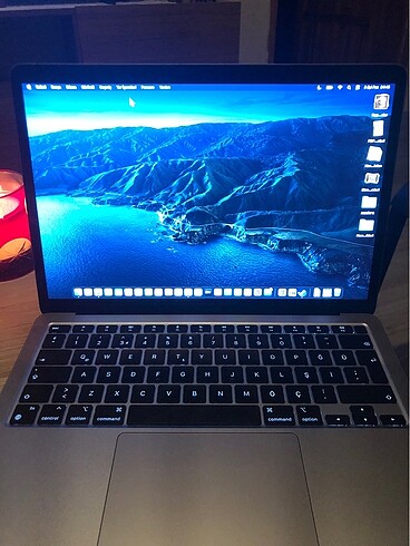 Apple MacBook M1