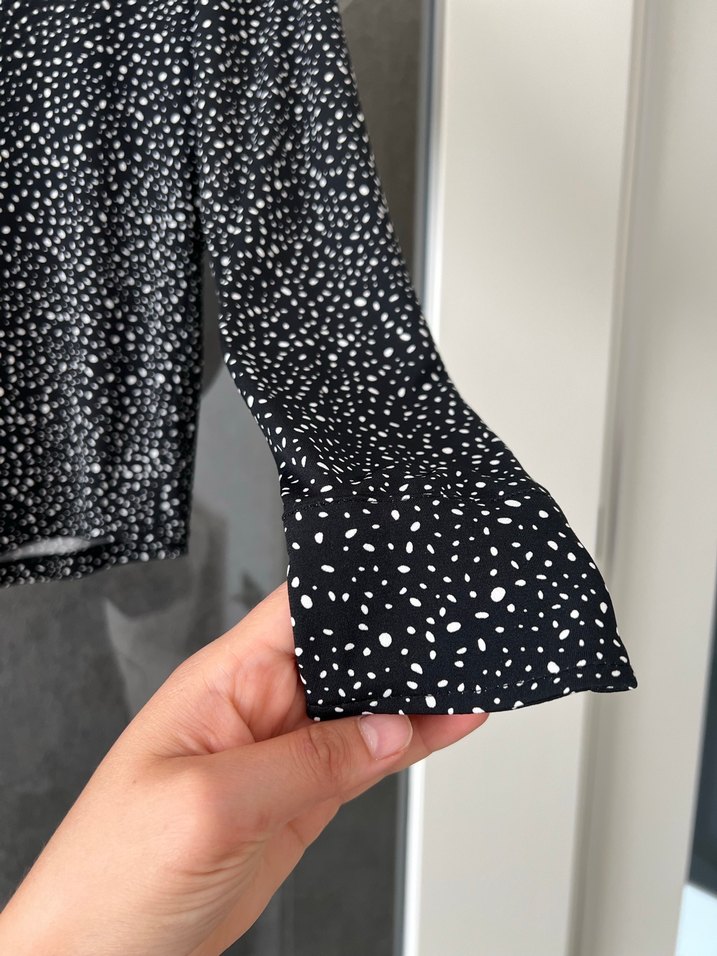 Puantiye Desenli Siyah Uzun Kollu Gömlek - Görsel 2