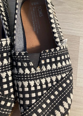 Kadın Beyaz Desenli TOMS Dolgu Topuk Espadril