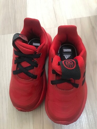 23 Beden Adidas kırmızı bebek ayakkabı