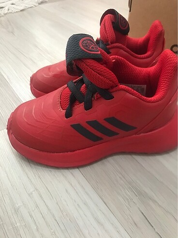 23 Beden kırmızı Renk Adidas kırmızı bebek ayakkabı