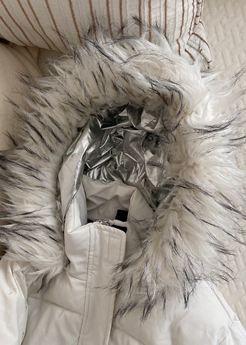 Beyaz Kürklü Kadın Kışlık Mont - Görsel 2