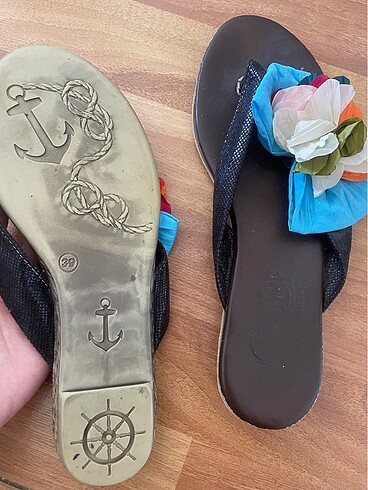 Diğer Yazlık Parmakarası Çiçekli Terlik