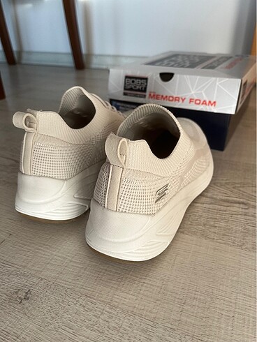 37,5 Beden ten rengi Renk Skechers 37,5 (24,5cm)