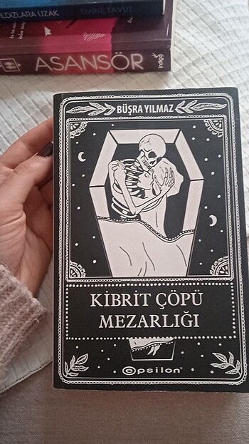  Asansör,yere yakın yıldızlara Uzak ve kibrit çöpü mezarlığı 