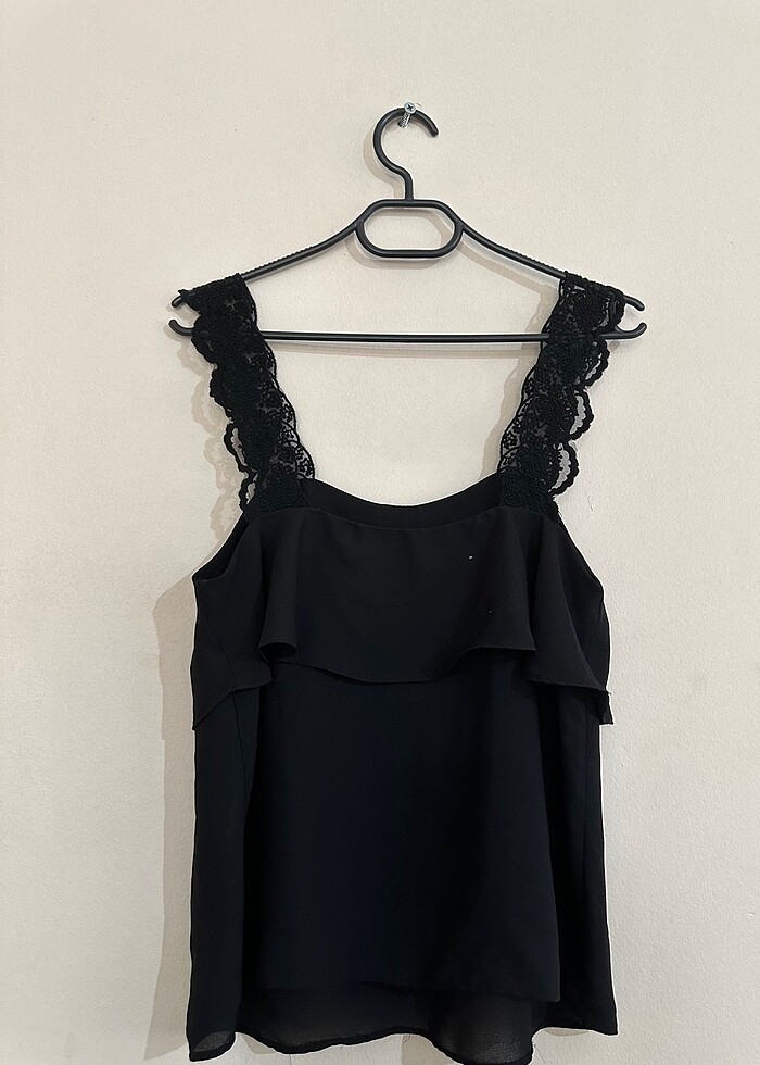 Siyah Askılı Bluz - Görsel 3