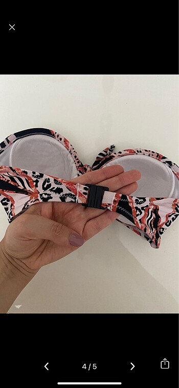 l Beden Bikini üstü