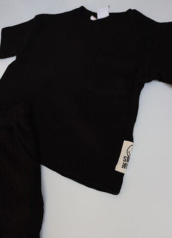 5 Yaş Beden siyah Renk Zara etiketli şortlu gofre takım