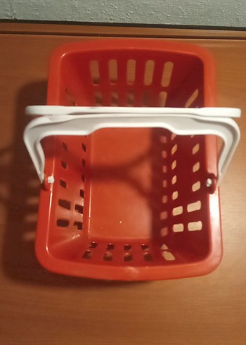 Beden market sepeti ve el oyuncağı