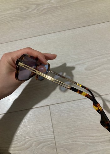 Mavi Camlı Retro Güneş Gözlüğü - Görsel 2