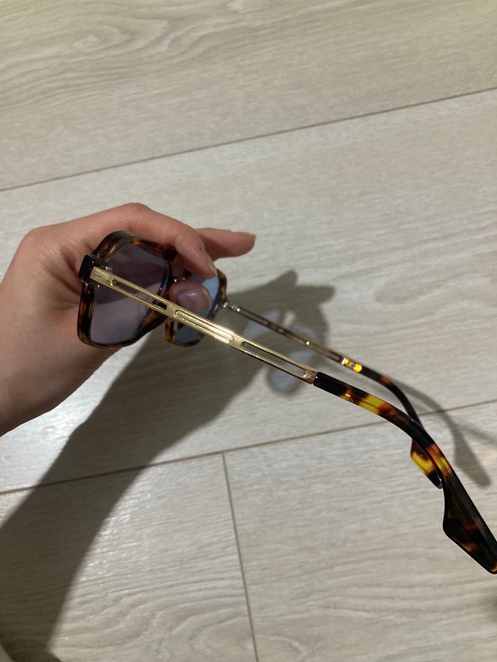 Mavi Camlı Retro Güneş Gözlüğü - Görsel 2