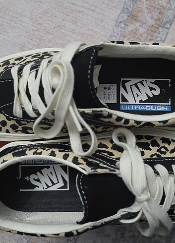 35 Beden Vans Bold ni Leopard Kadın Ayakkabı