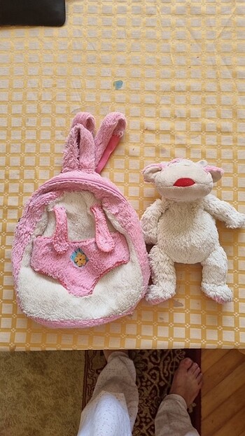 İnek figürlü kız çocuk sırt çantası boy 30 cm en 25 cm