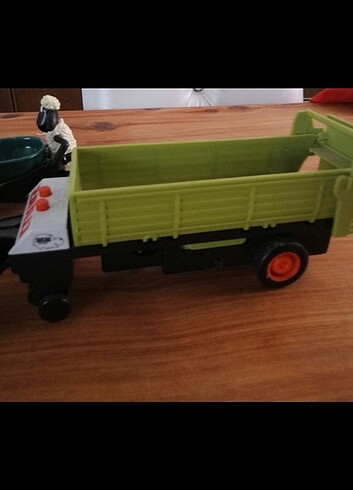 Beden Renk Dickie Toys Claas Traktör