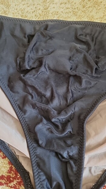 Diğer Bikini alt 40 beden siyah, on tarafında esnemeler var